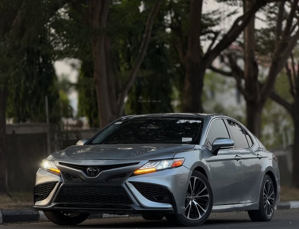 Foreign Used Toyota Camry XLE 2018 Model for Sale In Abuja