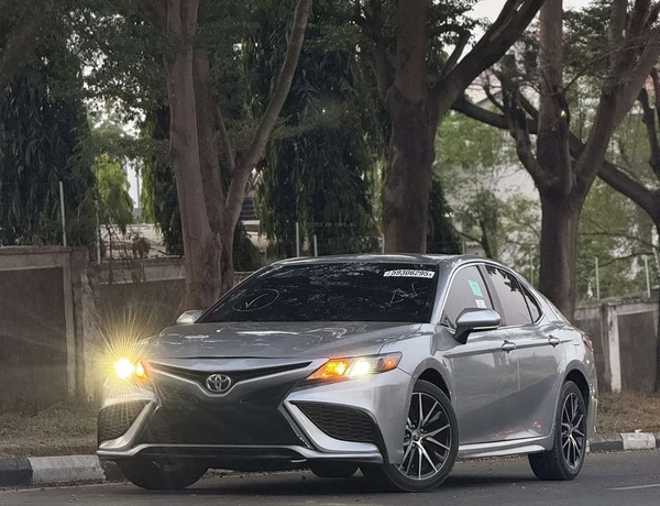 Foreign Used Toyota Camry SE 2022 for Sale In Abuja