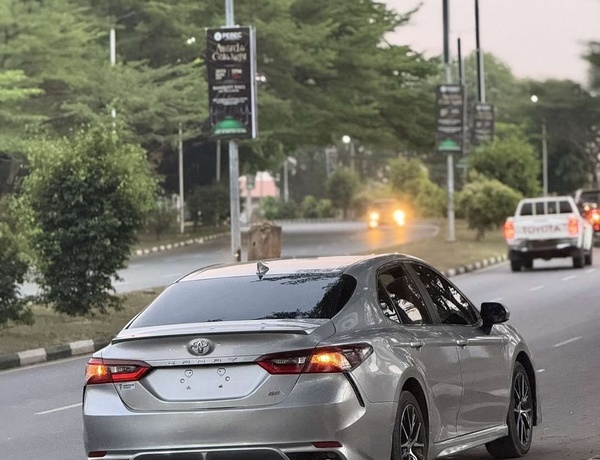 Foreign Used Toyota Camry SE 2022 for Sale In Abuja