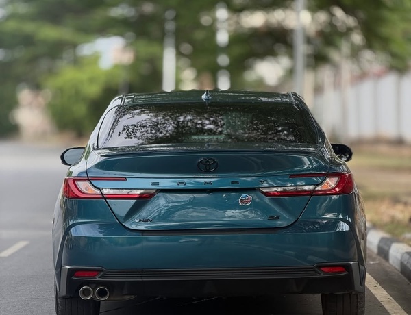 2016 Toyota Camry Foreign Used – Affordable & Fuel Efficient Sedan