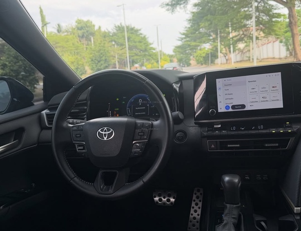 2016 Toyota Camry Foreign Used – Affordable & Fuel Efficient Sedan