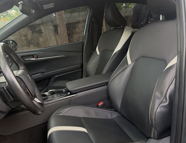 2016 Toyota Camry Foreign Used – Affordable & Fuel Efficient Sedan