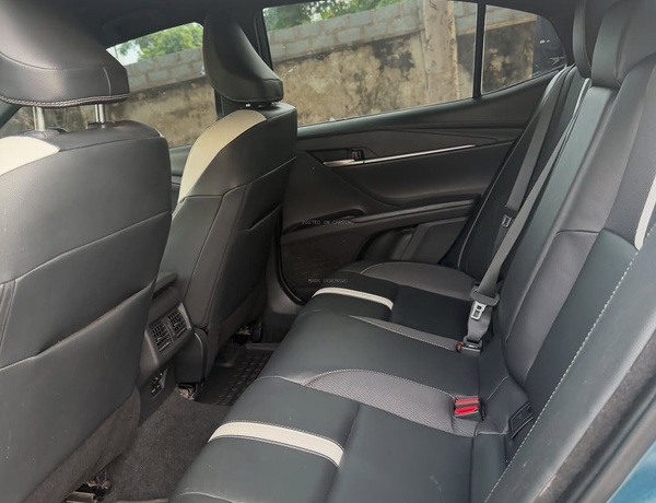 2016 Toyota Camry Foreign Used – Affordable & Fuel Efficient Sedan