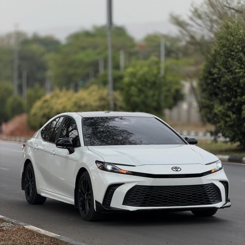 TOYOTA CAMRY HYBRID 2025 FOREIGN USED – FUEL SAVING, VERY SHARP image