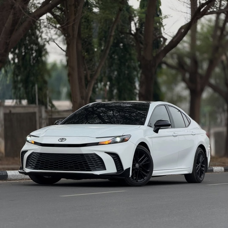 TOYOTA CAMRY HYBRID 2025 FOREIGN USED – FUEL SAVING, VERY SHARP image