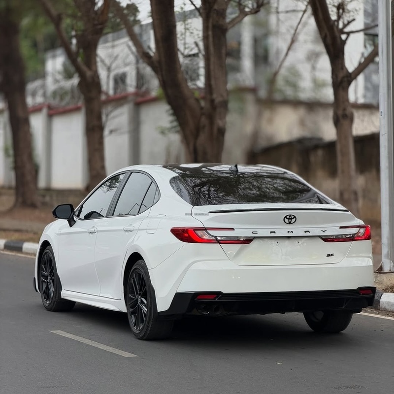 TOYOTA CAMRY HYBRID 2025 FOREIGN USED – FUEL SAVING, VERY SHARP image