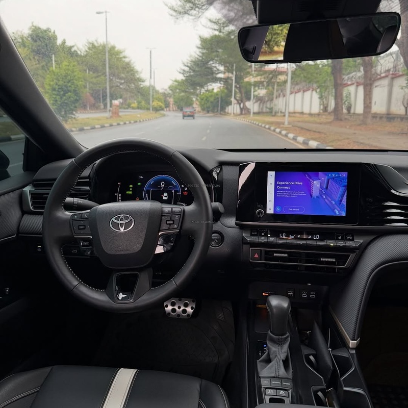TOYOTA CAMRY HYBRID 2025 FOREIGN USED – FUEL SAVING, VERY SHARP image