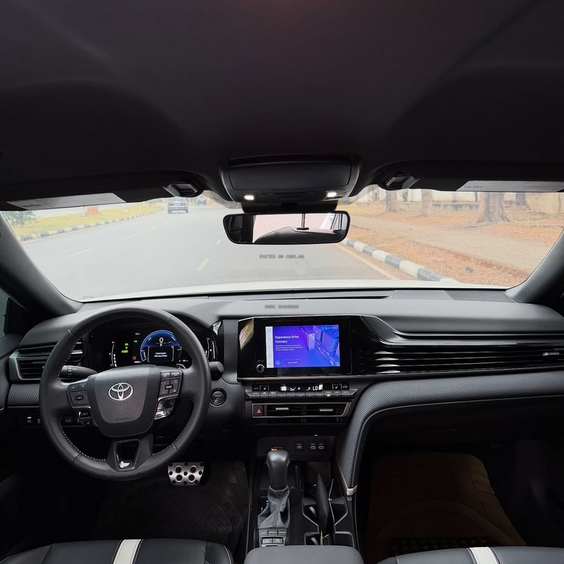 TOYOTA CAMRY HYBRID 2025 FOREIGN USED – FUEL SAVING, VERY SHARP image
