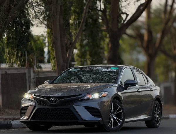 Foreign Used Toyota Camry SE 2020 for Sale In Abuja