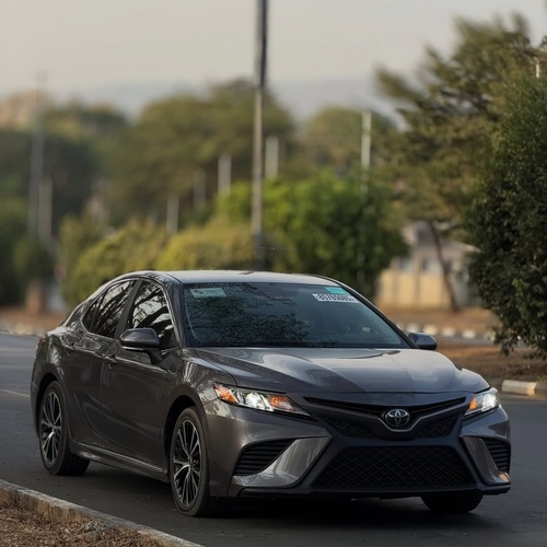 Foreign Used Toyota Camry SE 2020 for Sale In Abuja
