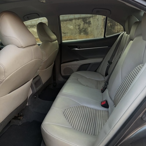 Foreign Used Toyota Camry SE 2020 for Sale In Abuja