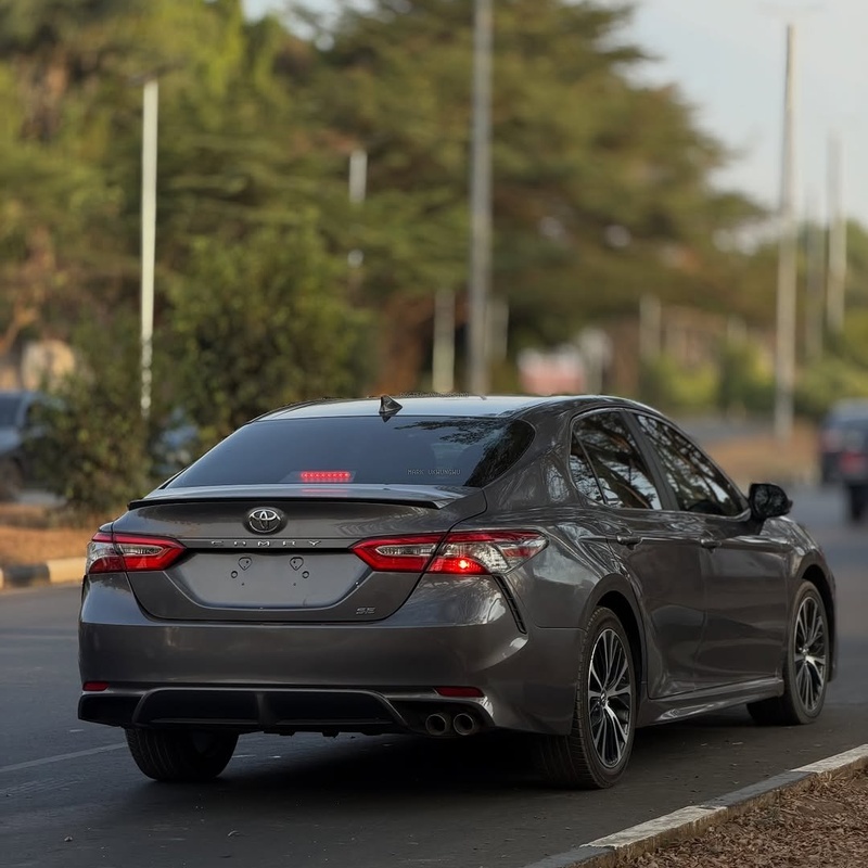 Foreign Used Toyota Camry SE 2020 for Sale In Abuja image
