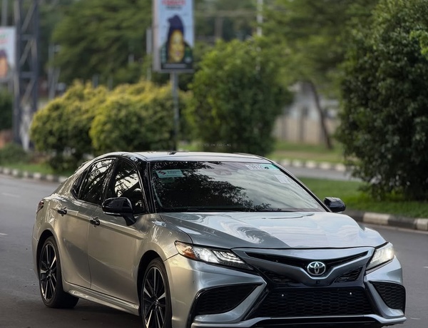 2018 TOYOTA CAMRY XSE – FOREIGN USED | SPORT LUXURY SEDAN