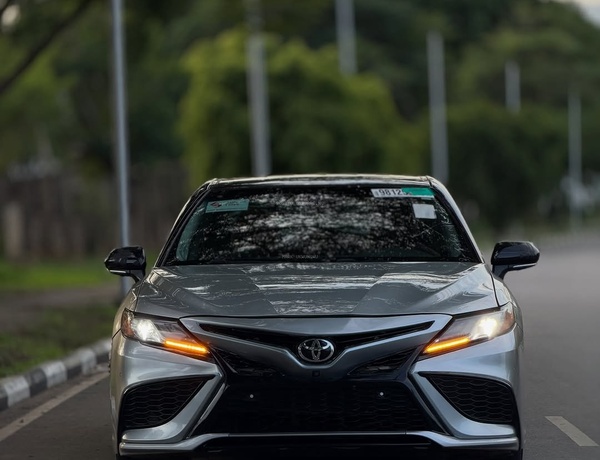 2018 TOYOTA CAMRY XSE – FOREIGN USED | SPORT LUXURY SEDAN