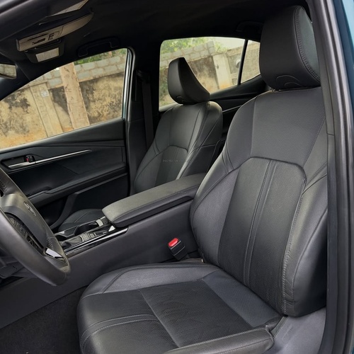  2019 TOYOTA CAMRY XSE HYBRID – FOREIGN USED Urgent Sale 