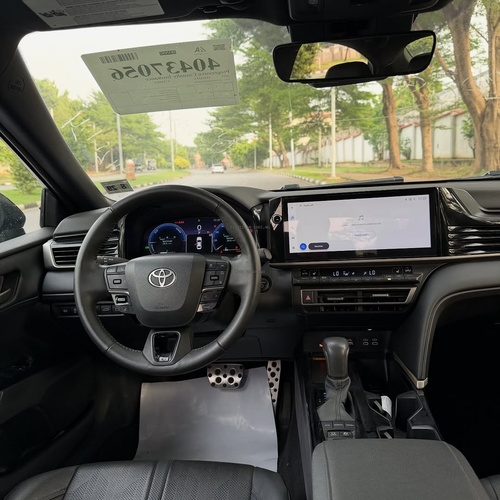  2019 TOYOTA CAMRY XSE HYBRID – FOREIGN USED Urgent Sale 