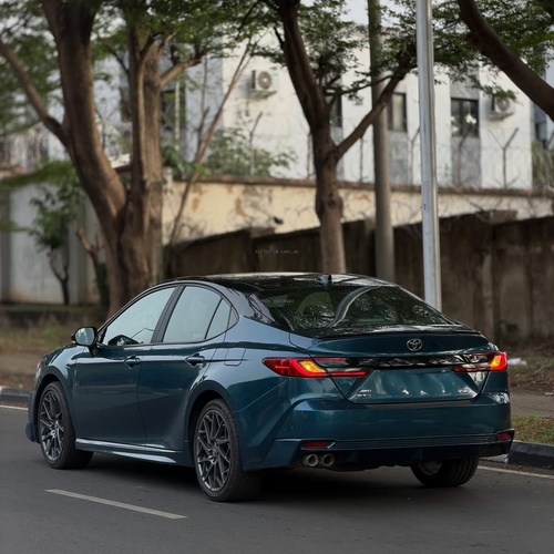  2019 TOYOTA CAMRY XSE HYBRID – FOREIGN USED Urgent Sale 