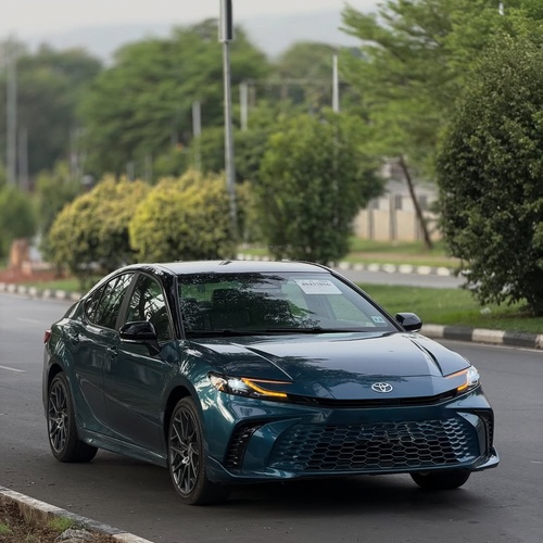  2019 TOYOTA CAMRY XSE HYBRID – FOREIGN USED Urgent Sale 