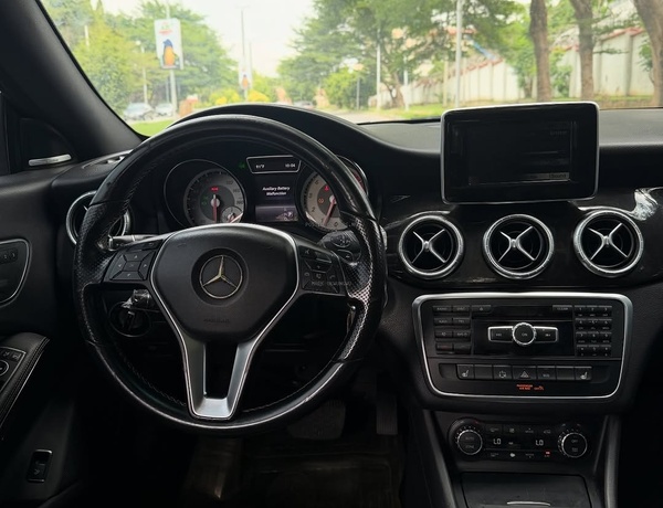 2015 MERCEDES-BENZ CLA250 – FOREIGN USED | SPORT LUXURY COUPE SEDAN