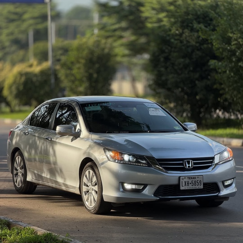 FOREIGN USED 2013 HONDA ACCORD TOURING FOR SALE image