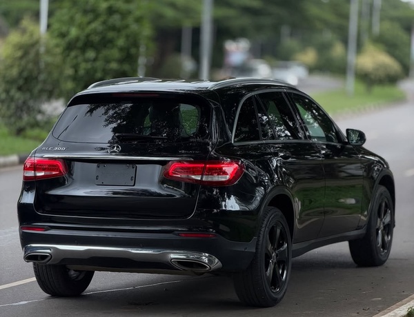 FOREIGN USED  MERCEDES-BENZ GLC300  2018FOR SALE
