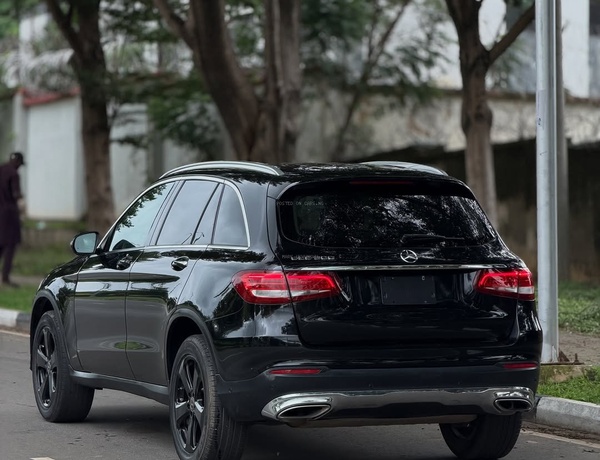 FOREIGN USED  MERCEDES-BENZ GLC300  2018FOR SALE