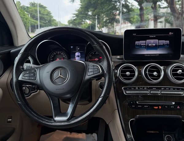 FOREIGN USED  MERCEDES-BENZ GLC300  2018FOR SALE