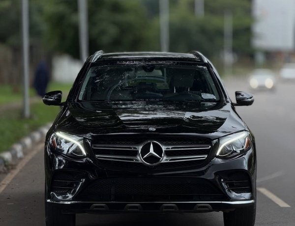 FOREIGN USED  MERCEDES-BENZ GLC300  2018FOR SALE