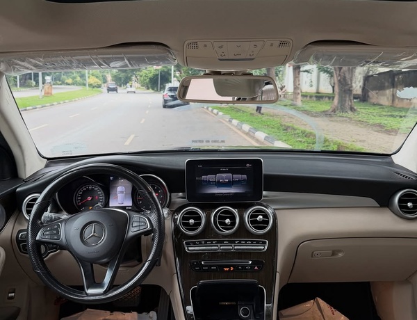 FOREIGN USED  MERCEDES-BENZ GLC300  2018FOR SALE