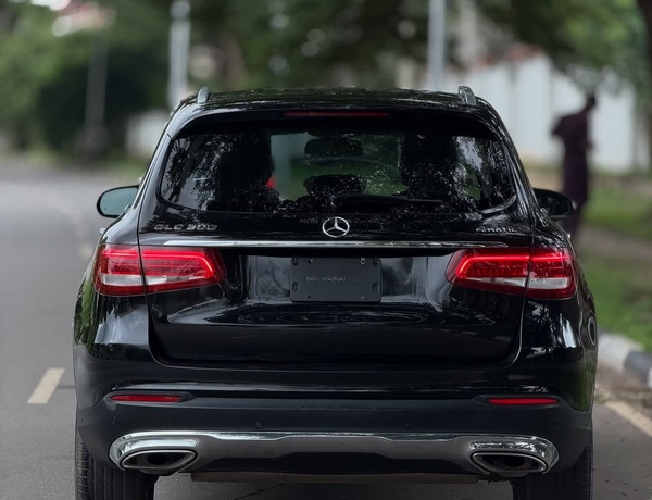 FOREIGN USED  MERCEDES-BENZ GLC300  2018FOR SALE
