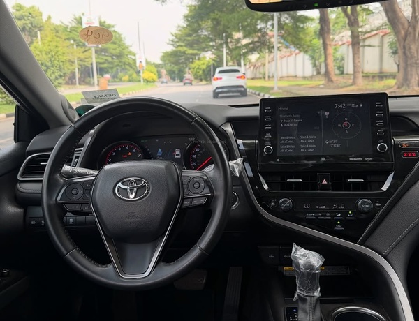 2021 TOYOTA CAMRY XSE – FOREIGN USED | SPORT LUXURY SEDAN