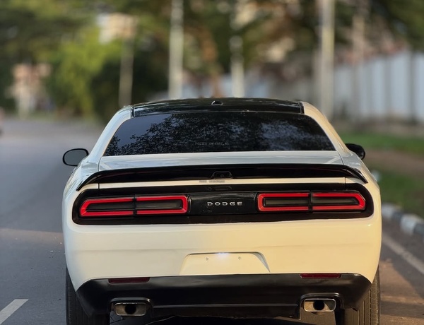 2011 DODGE CHALLENGER (UPGRADED TO 2020 LOOK) – FOREIGN USED | MUSCLE SPORT CAR