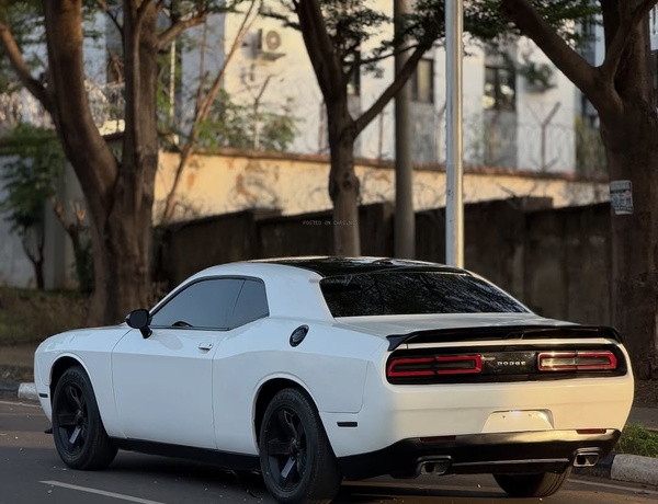 2011 DODGE CHALLENGER (UPGRADED TO 2020 LOOK) – FOREIGN USED | MUSCLE SPORT CAR