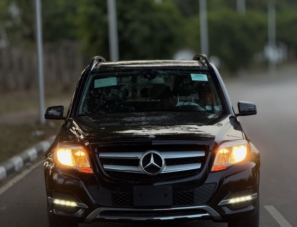 Foreign Used 2013 MERCEDES-BENZ GLK350 – Luxury Ride, Nothing To Fix
