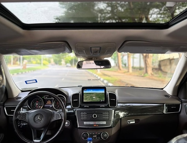 Clean  Mercedes-Benz GLE350 (2017)– No Issues, Perfect Family SUV