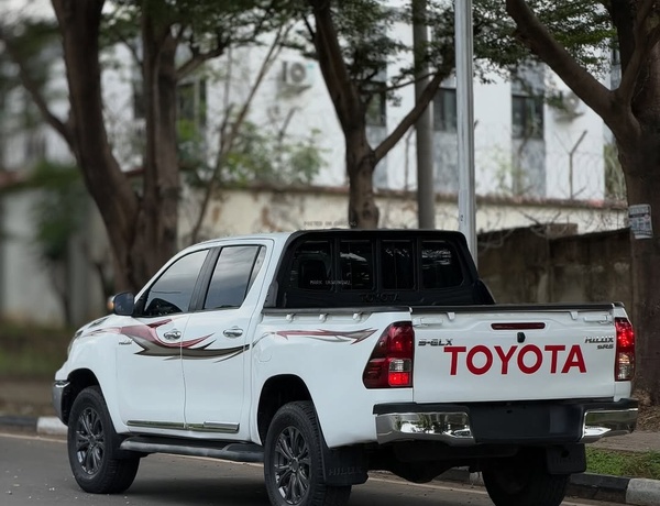 2020 TOYOTA HILUX SR5 (MANUAL) – FOREIGN USED | HEAVY DUTY PICKUP TRUCK