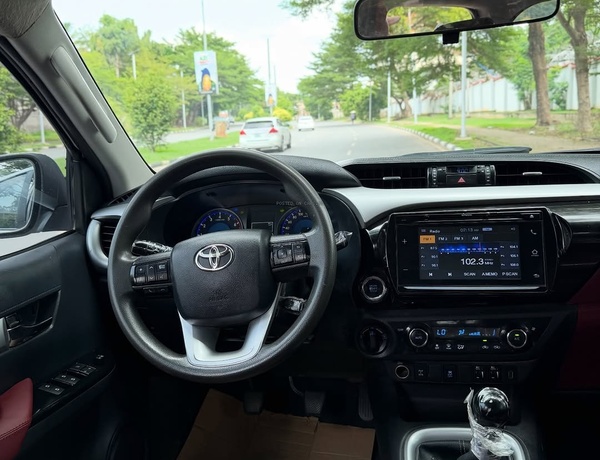2020 TOYOTA HILUX SR5 (MANUAL) – FOREIGN USED | HEAVY DUTY PICKUP TRUCK