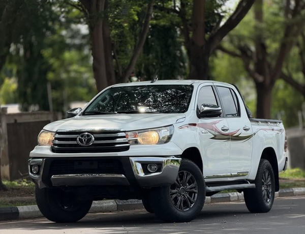 2020 TOYOTA HILUX SR5 (MANUAL) – FOREIGN USED | HEAVY DUTY PICKUP TRUCK