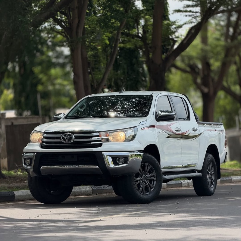 2020 TOYOTA HILUX SR5 (MANUAL) – FOREIGN USED | HEAVY DUTY PICKUP TRUCK image