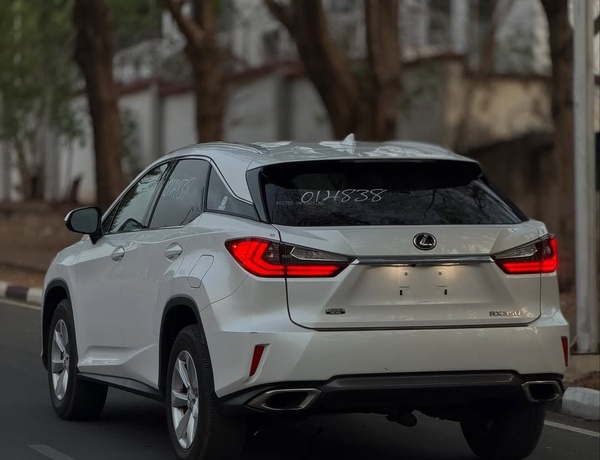 CLEAN LEXUS RX350 2016– BUY AND DRIVE, NO FAULTS