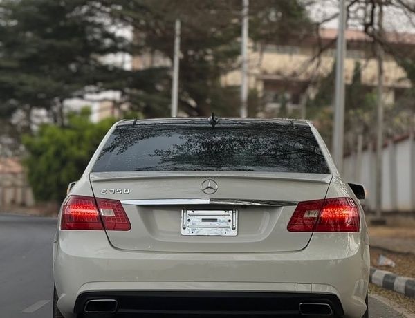 Clean Mercedes Benz E350 2010 – No Issues, Ready to Drive