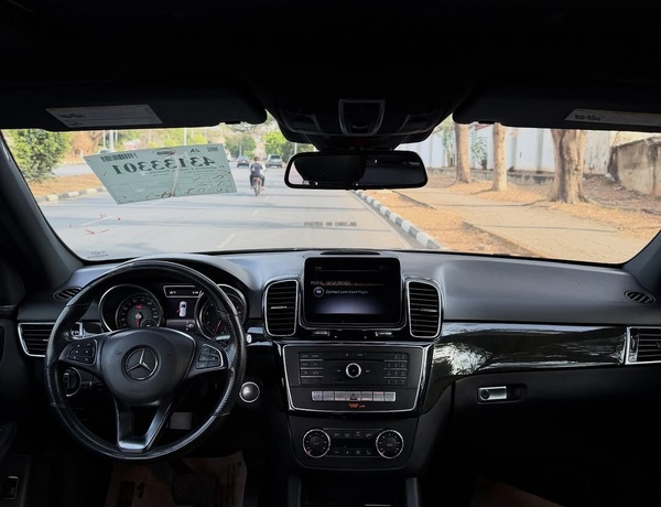 Clean Mercedes Benz GLE350 2019– No Issues, Ready to Drive