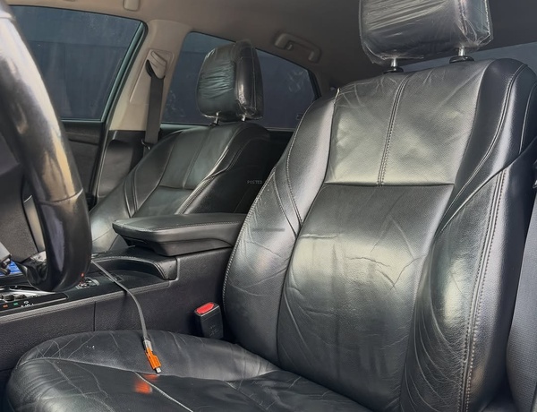 Clean Tokunbo Toyota Avalon 2016– Sharp Interior & Exterior