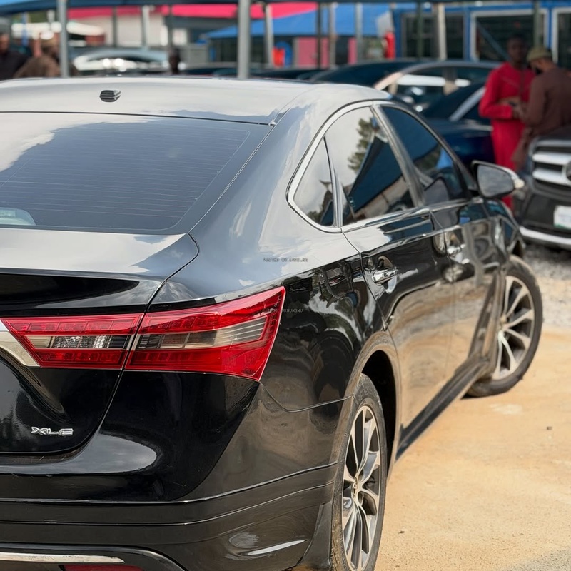 Clean Tokunbo Toyota Avalon 2016– Sharp Interior & Exterior image