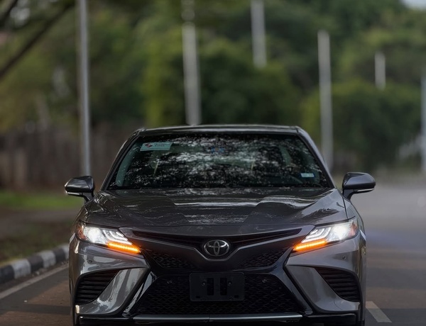 2018 TOYOTA CAMRY XSE – FOREIGN USED | SPORT LUXURY SEDAN 
