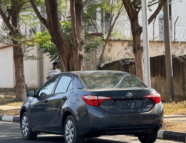Foreign Used Toyota Corolla LE 2014 model for Sale In Abuja