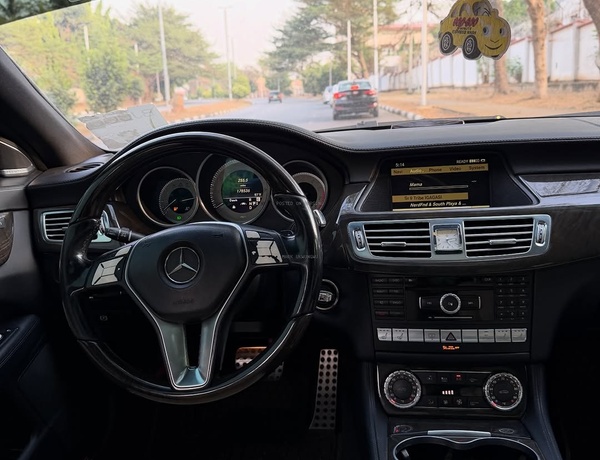 Foreign Used Mercedes-Benz CLS550 2011 for Sale In Abuja