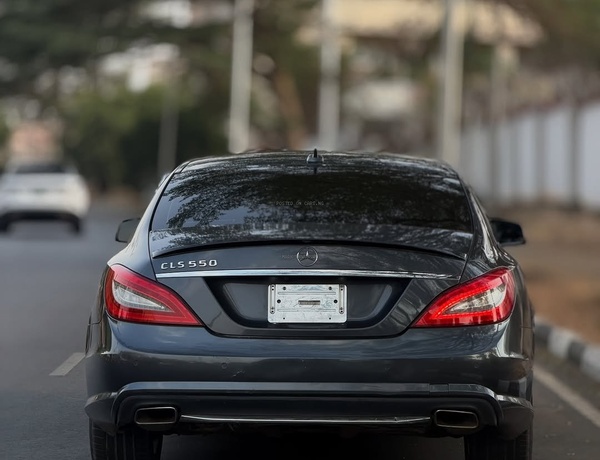 Foreign Used Mercedes-Benz CLS550 2011 for Sale In Abuja