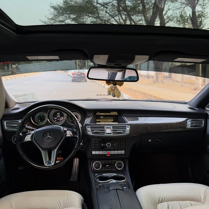 Foreign Used Mercedes-Benz CLS550 2011 for Sale In Abuja image