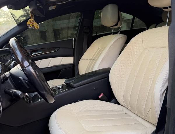 Foreign Used Mercedes-Benz CLS550 2011 for Sale In Abuja